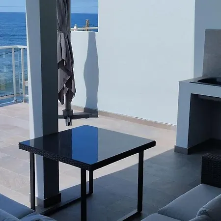 Apt. 'a Bicuda' By The Cliff Coast