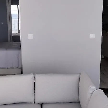 Apt. 'a Bicuda' By The Cliff Coast