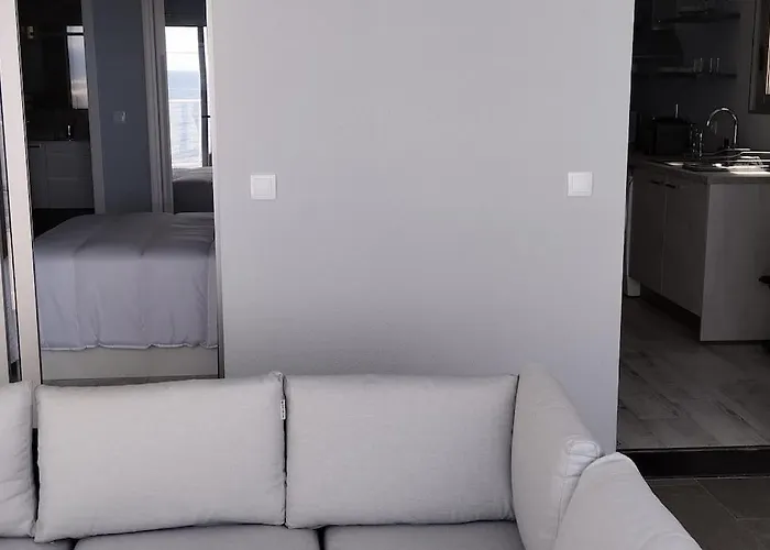 Apt. 'a Bicuda' By The Cliff Coast