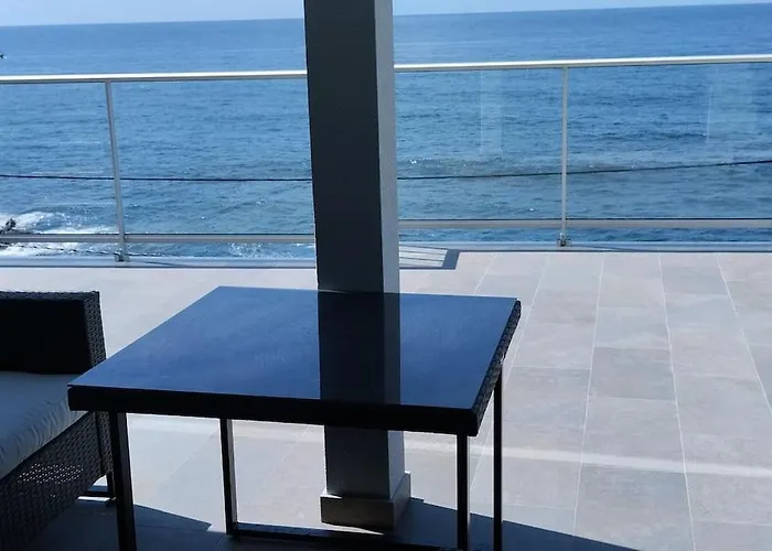 Apt. 'a Bicuda' By The Cliff Coast *